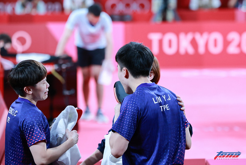 鄭怡靜激動落淚想討抱　林昀儒：我有點尷尬