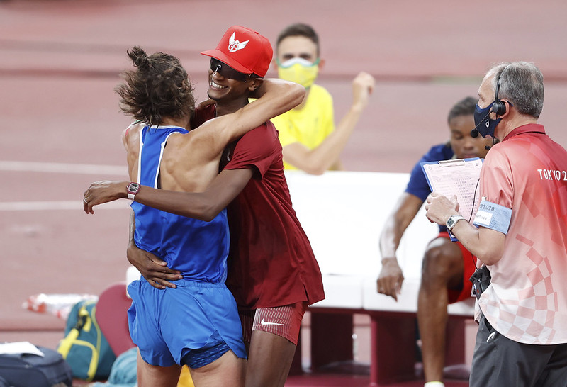 決定共享金牌　卡達Barshim與義大利Tamberi擁抱慶祝