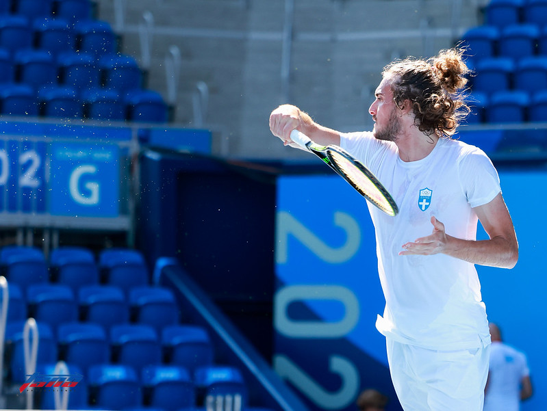 Tsitsipas展現優勢　Medvedev逆轉增信心