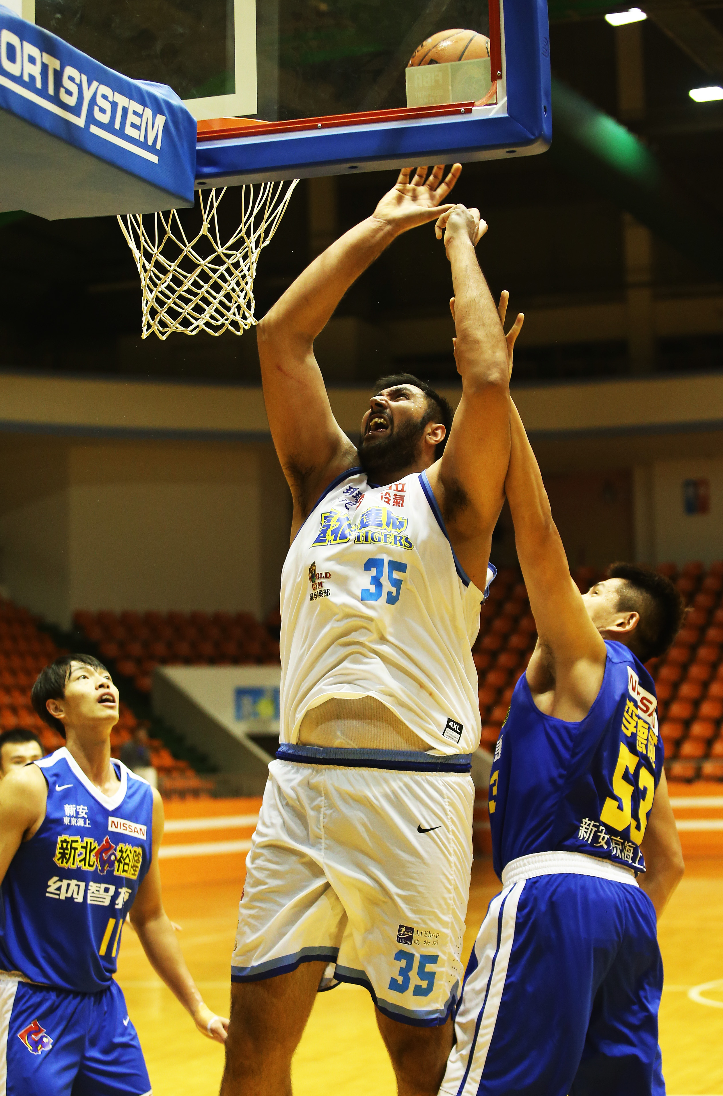 印度姚明漸入佳境　18分15籃板炸裕隆