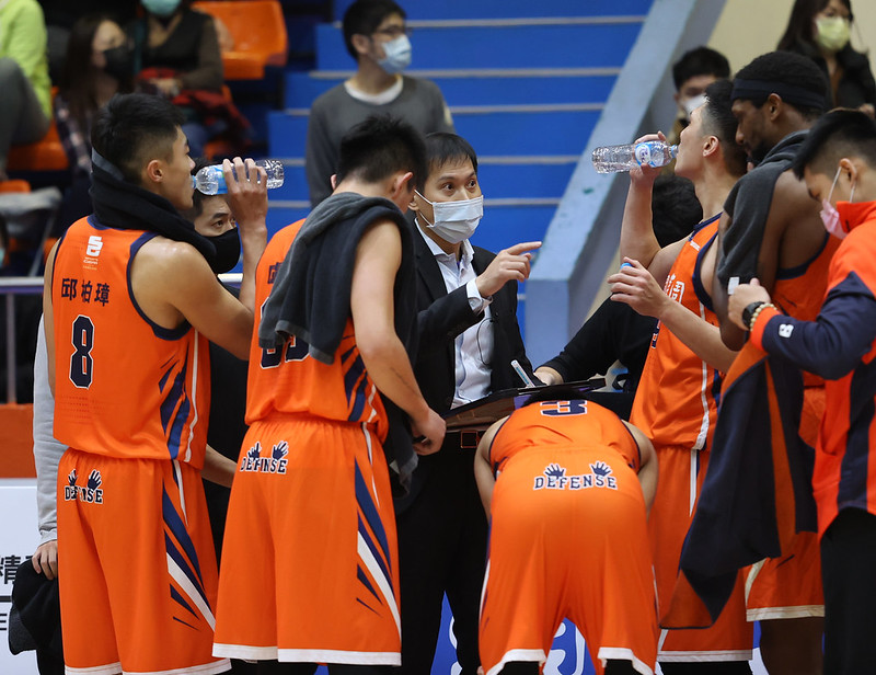 入主領航猿教練團　顏行書擔任助理教練