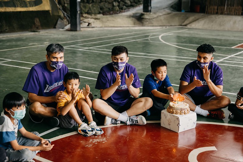 再訪司馬庫斯　攻城獅捐贈15萬慶中秋