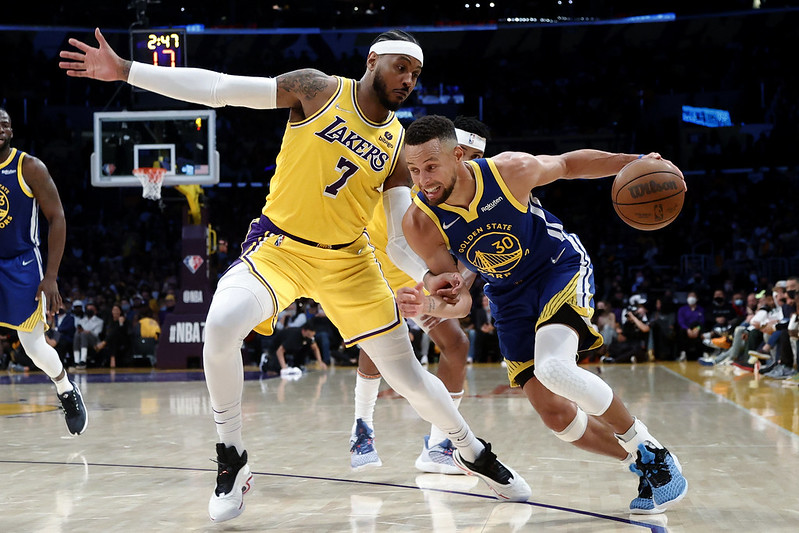 手感不佳仍繳大三元奪勝 Curry自嘲打的像垃圾