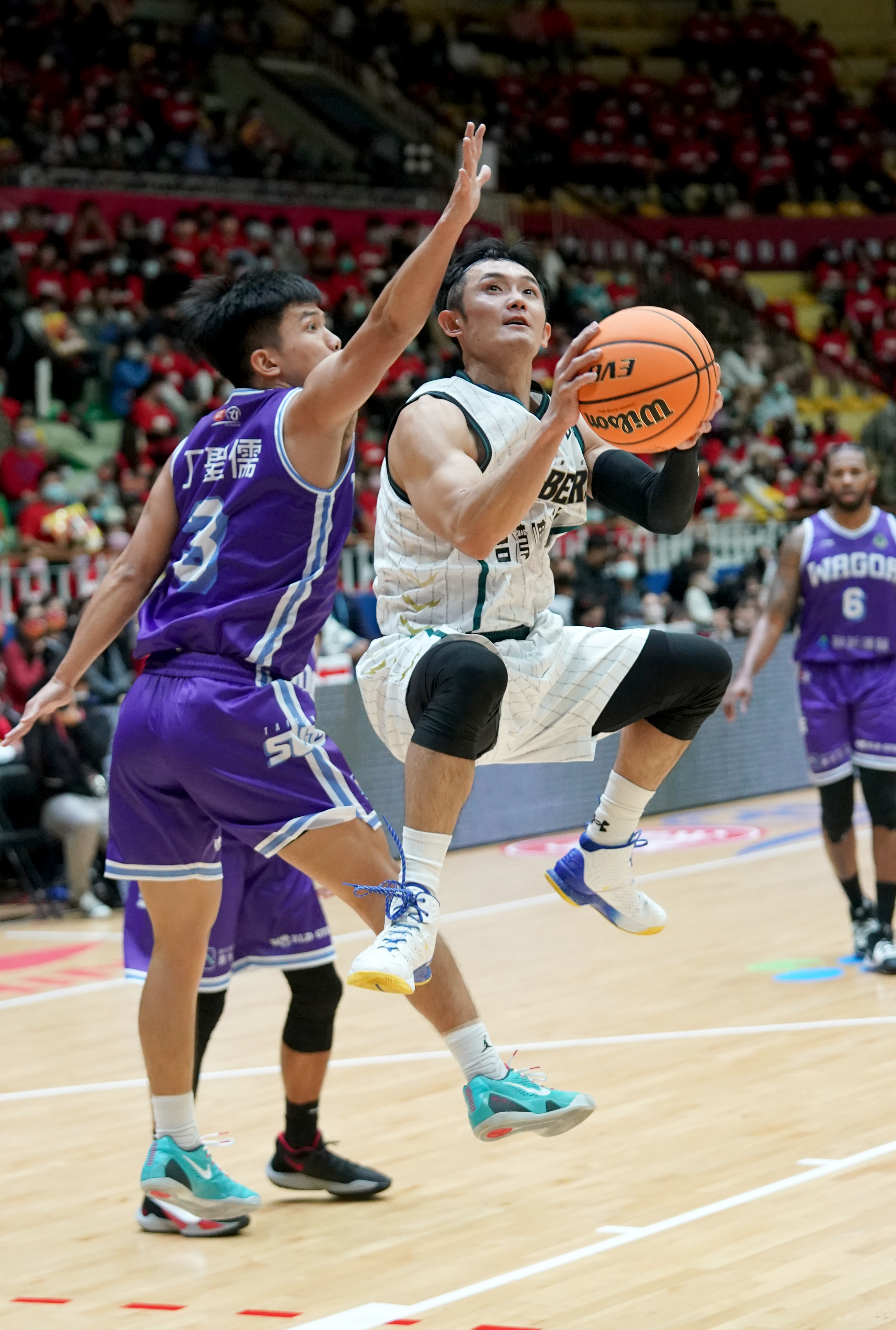 台啤雙洋將居劣勢　籲開裁判檢討會