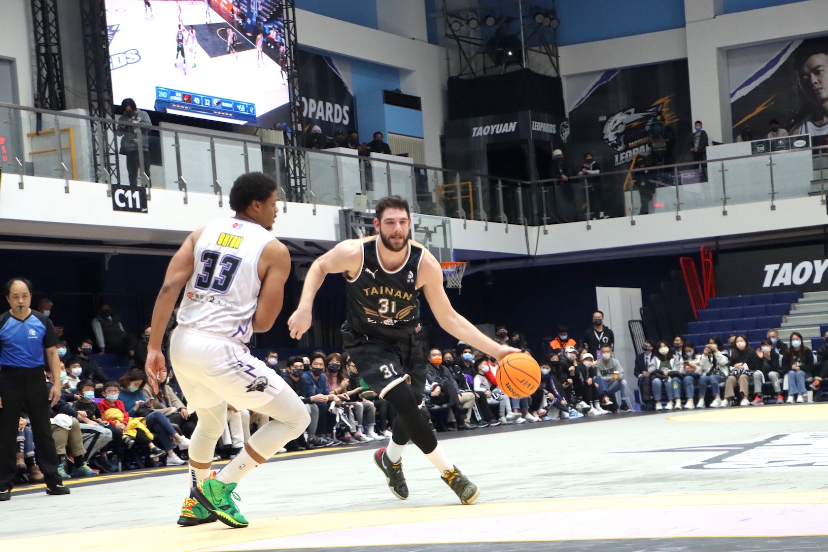 阿提諾首戰25分15籃板　擒豹奪首勝