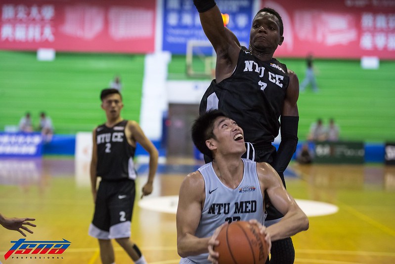 持球者：MVP 劉人豪。（特約記者侯禕縉／現場拍攝）