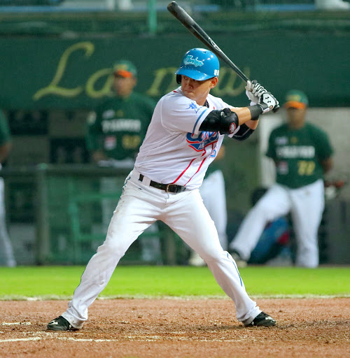 結束12年球員生涯 35歲蔡建偉轉任二軍打教