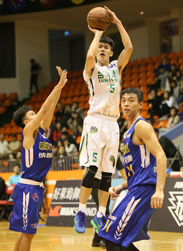 劉錚找回狀態 台啤本季首勝裕隆