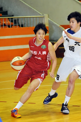 國泰9連勝　台元、台電並列第2