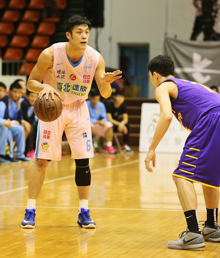 粉色飛翔連線　達欣輕取台銀