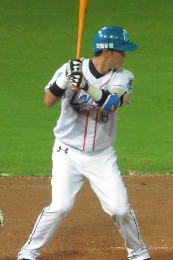 余德龍清壘二壘打　桃猿因雨裁定勝義大