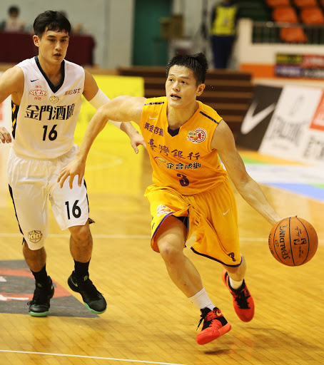 台銀李維哲轟新高27分　金酒15連敗結束球季