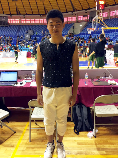 鄭皓璿重回球場　改拿麥克風熱舞