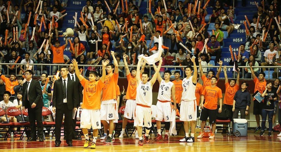 陶斯硬起來　璞園搶首勝