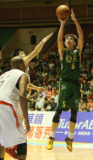 璞園輪番守　劉錚手感差