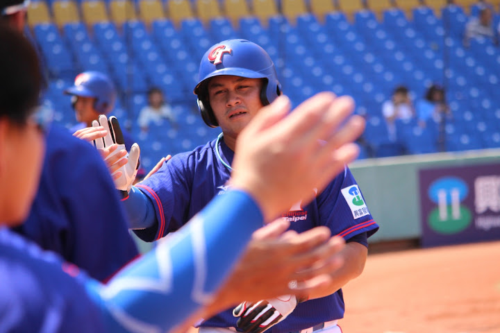 桃猿簽下楊岱均、劉昱言　12日加盟記者會