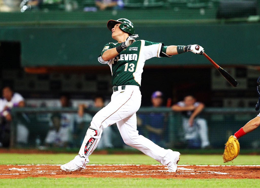 陳鏞基首支滿貫砲、蘇智傑首轟　獅退犀牛