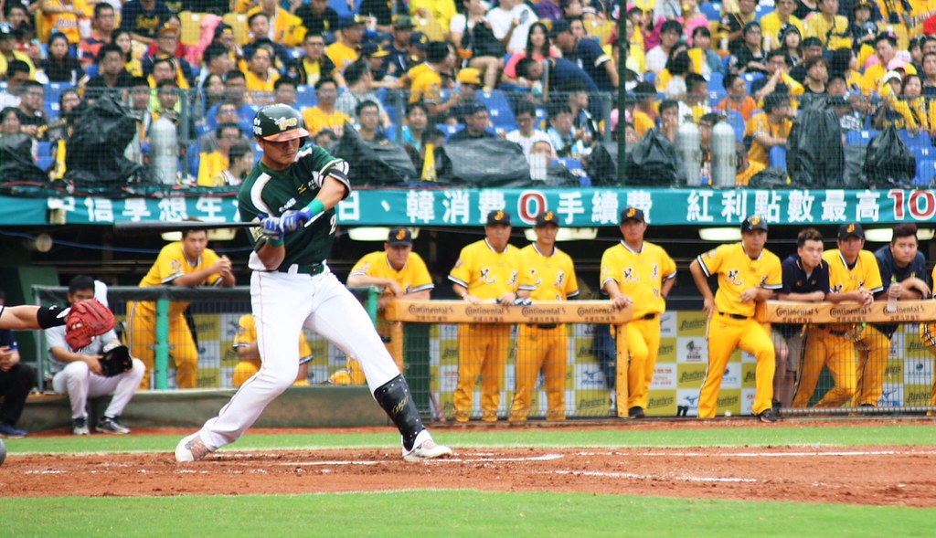 達斯汀優質先發　鄭鎧文平新人最多轟紀錄