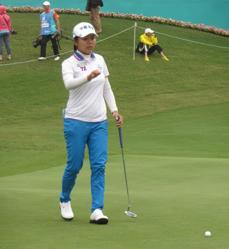 崔芸精暫居領先　徐薇淩並列第6