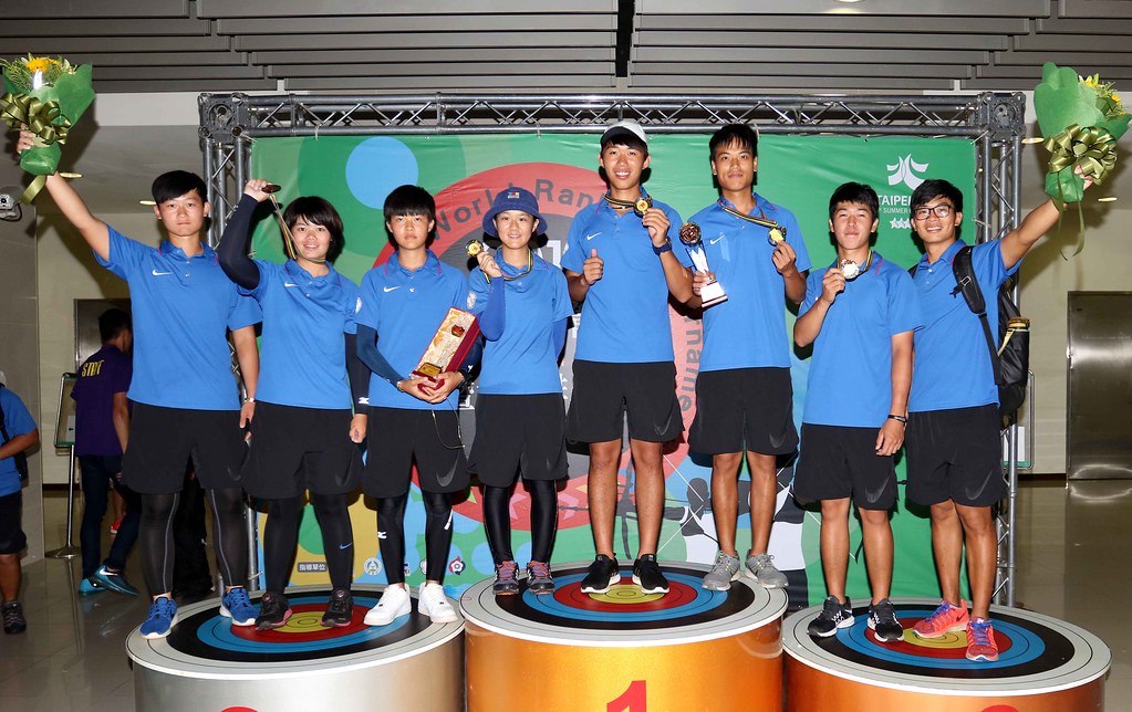 反曲弓中華男、女團　雙雙「銀」恨