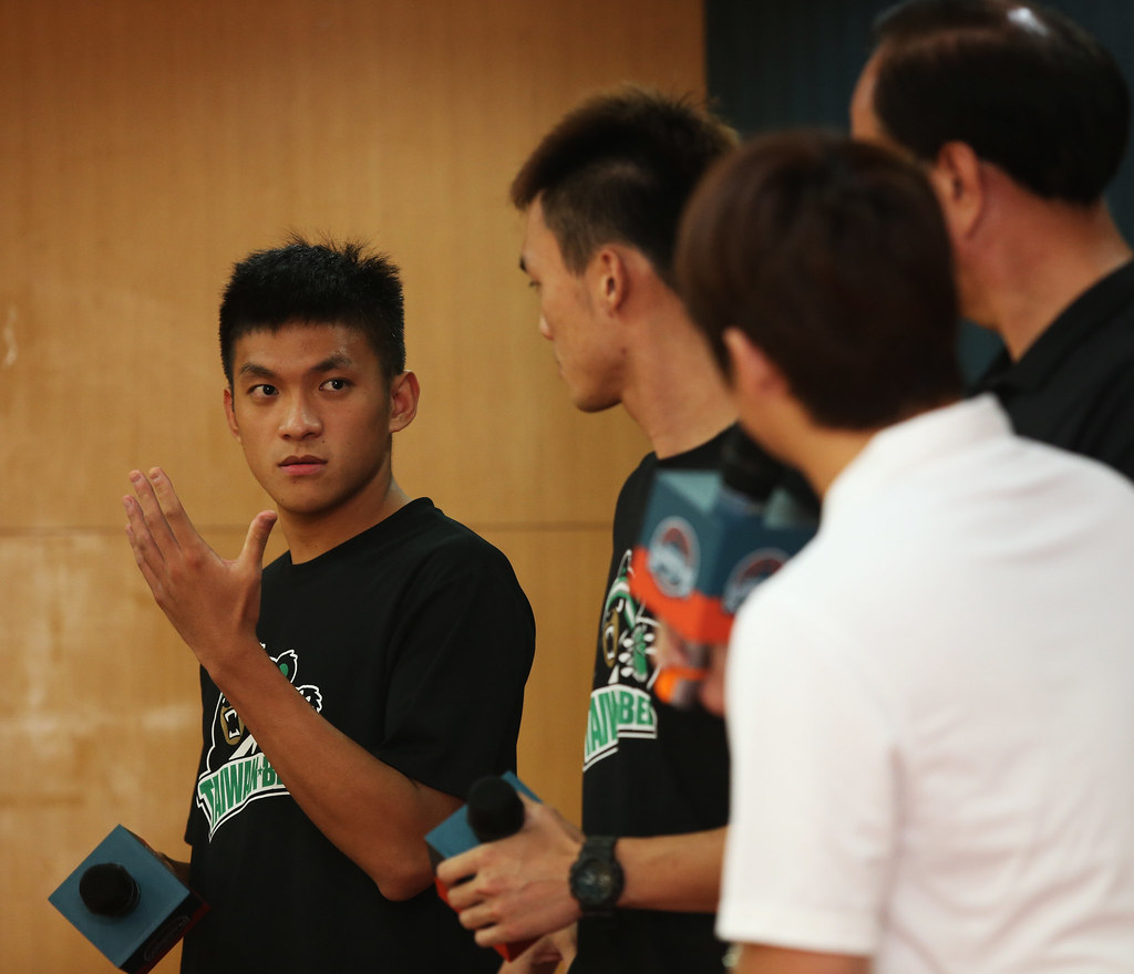 左手骨折傷勢　于煥亞：好得差不多了