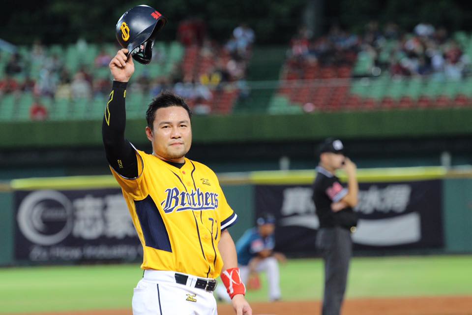 Lucky「7」　兄弟7局拿7分逆轉比數