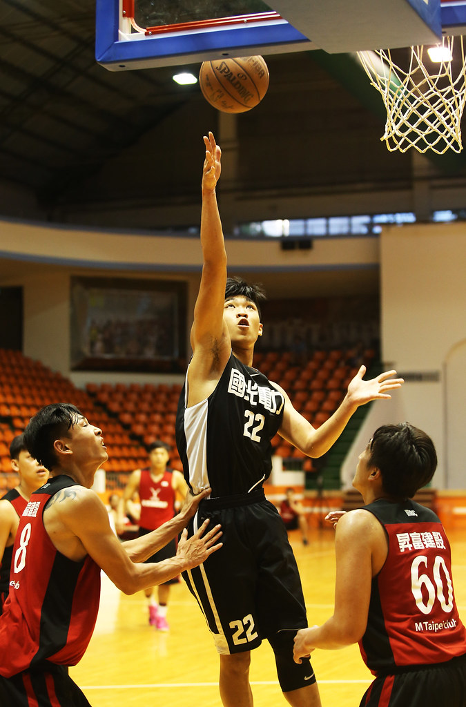國光、一統晉四　台電大勝對手70分