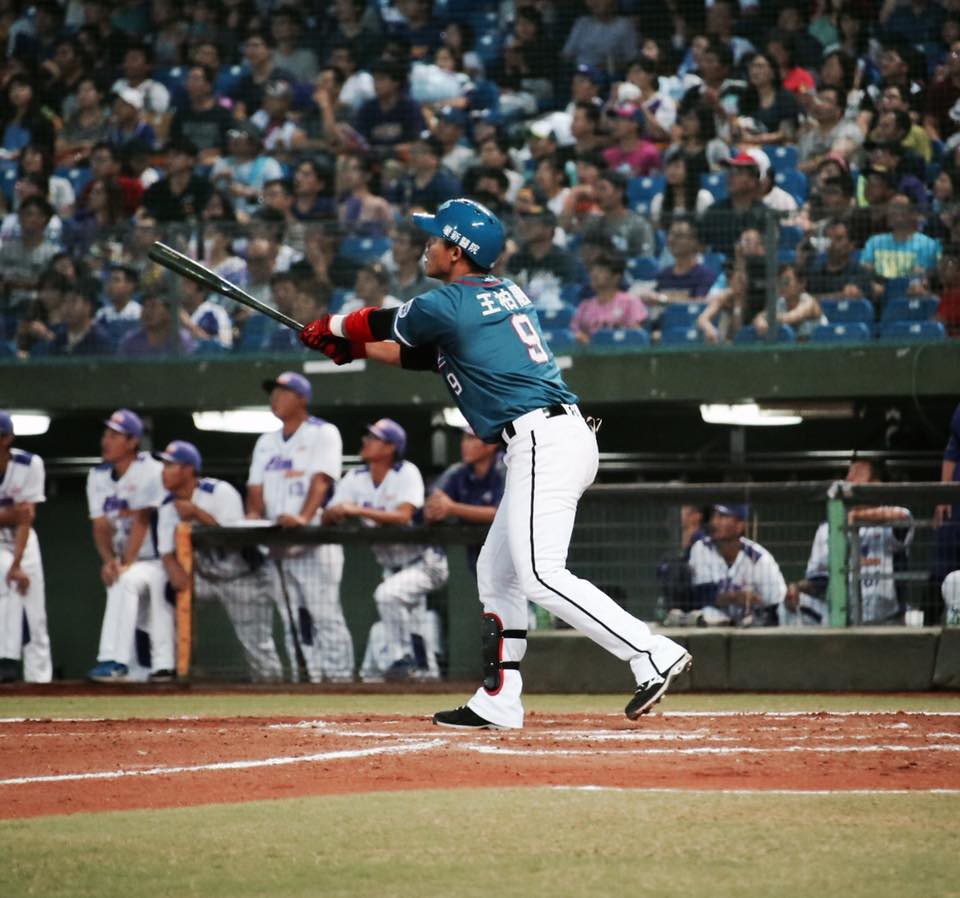 紫海再等等　王柏融延長賽開轟