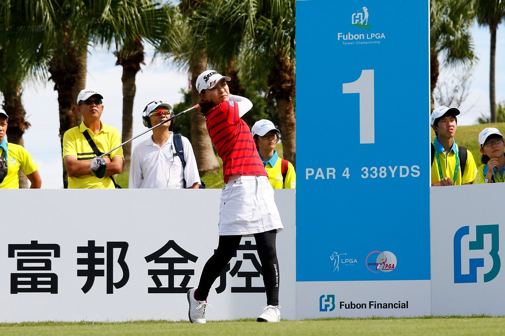 精準擊球抓老鷹　橫峯櫻暫居首位