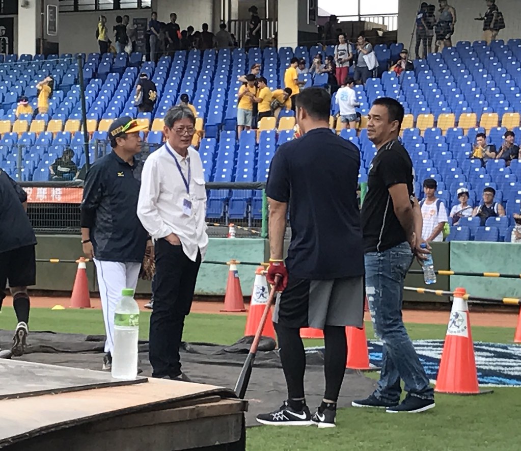 郭總「作夥來看」　邀鋒哥現身台灣大賽