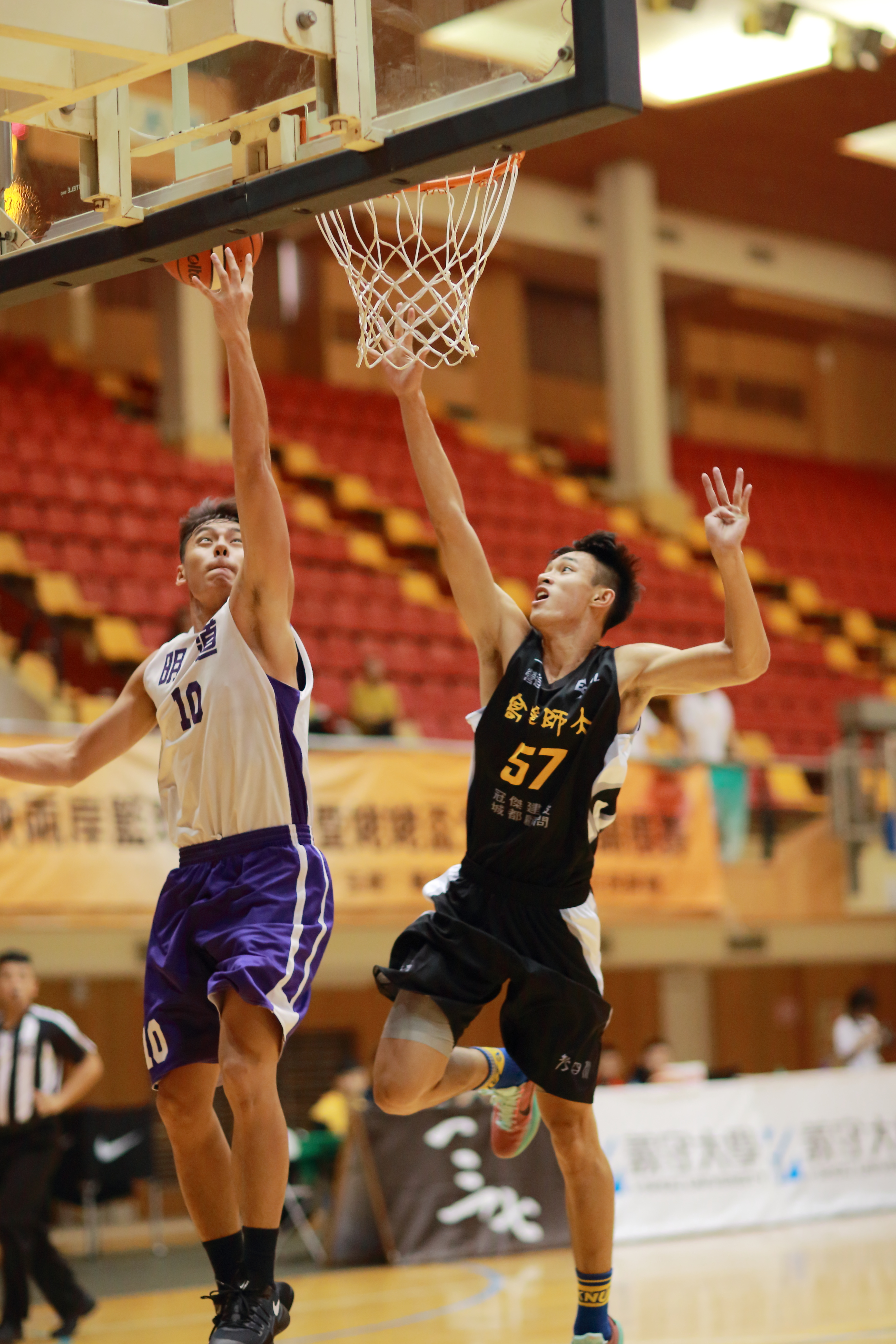 「素人」施秉軒救駕　明道姥姥盃第2勝