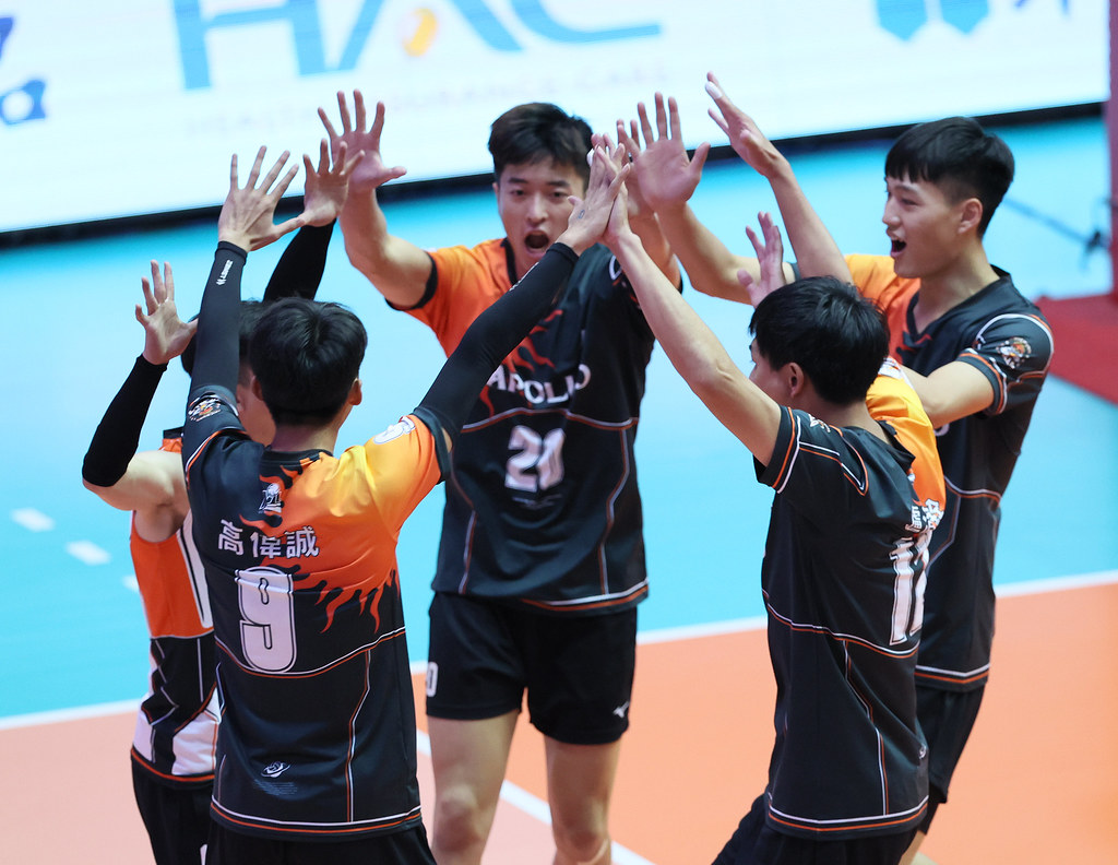 臺中太陽神直落3　化解conti強力發球