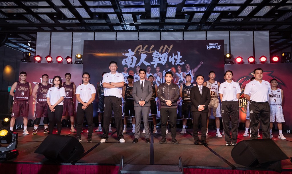 台鋼5年1億冠名獵鷹　喊5年內要奪冠