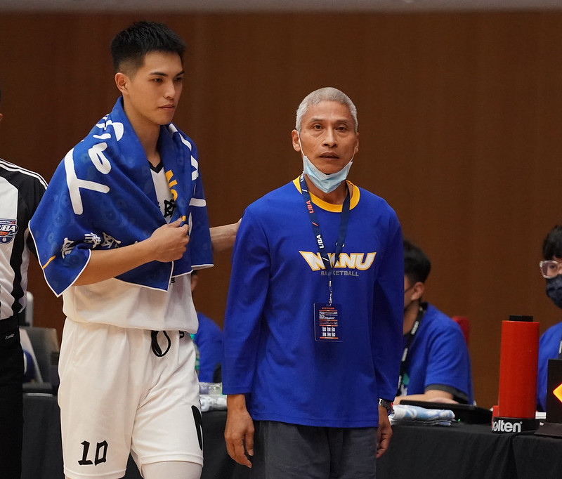 高師險勝僑光　徐耀輝執教17年首度被吹T
