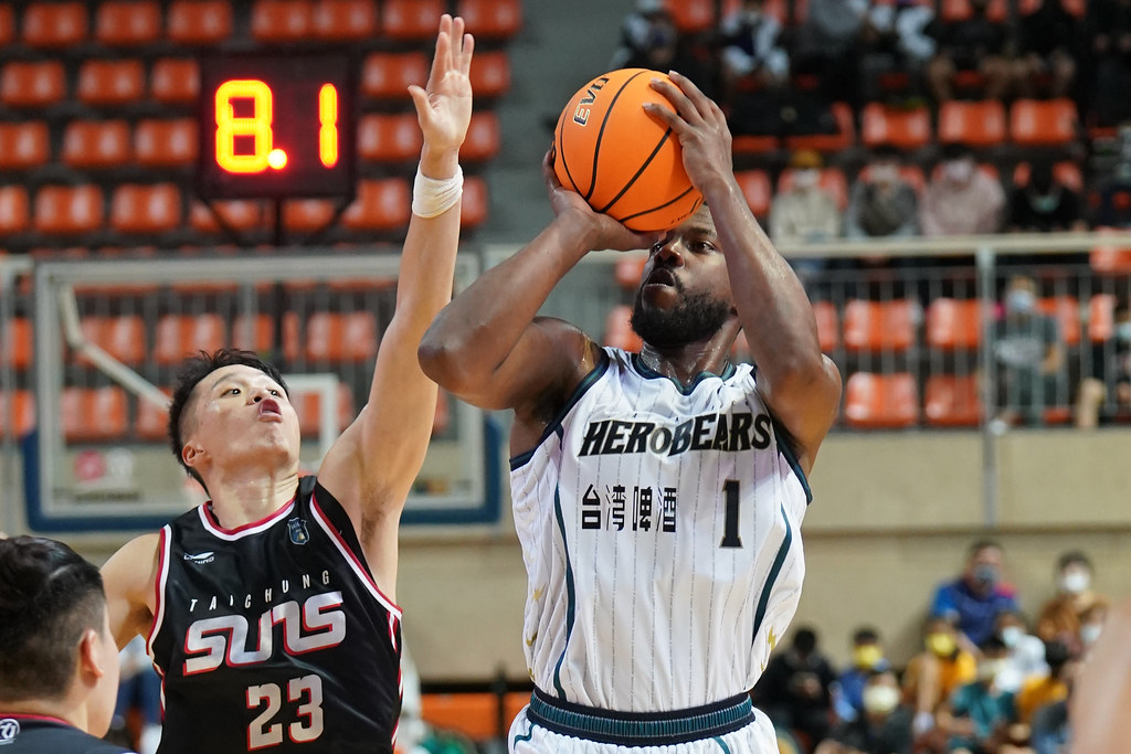 米丘大三元歸功隊友　與士東雙創T1紀錄