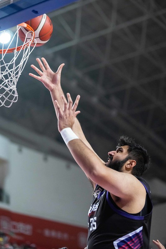 辛巴35分19籃板　攻城獅大勝國王	