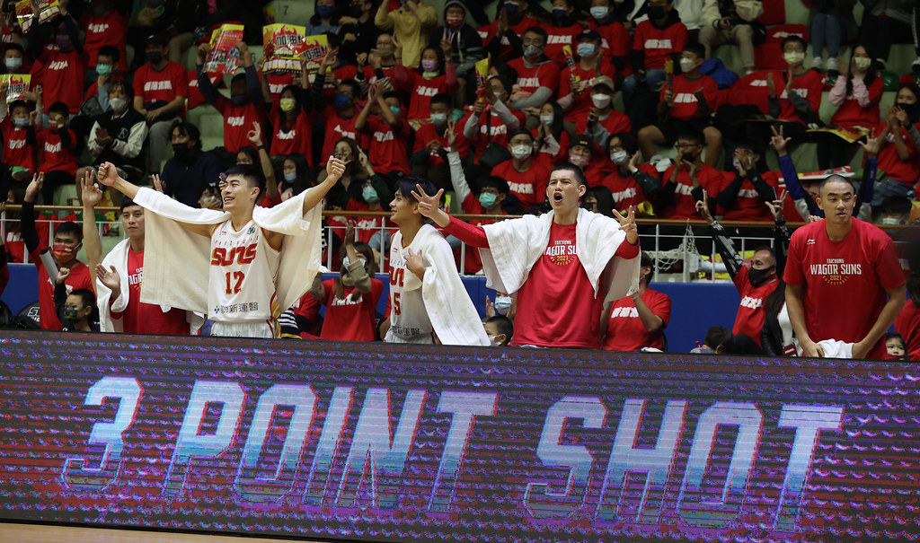 萊特關鍵演出　太陽主場2連勝