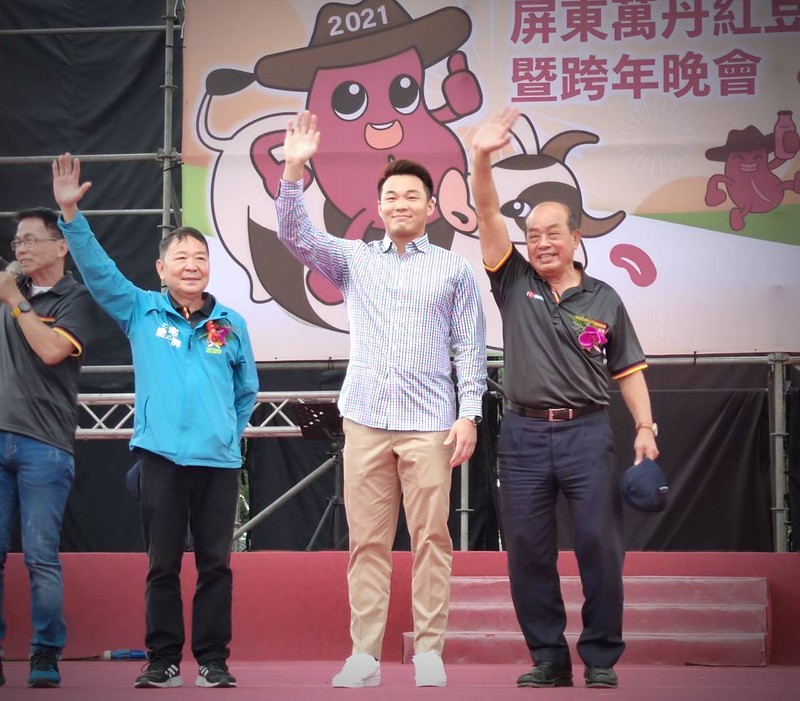 釧路阿嬤和萬丹長者都相挺　王柏融：感覺很溫暖