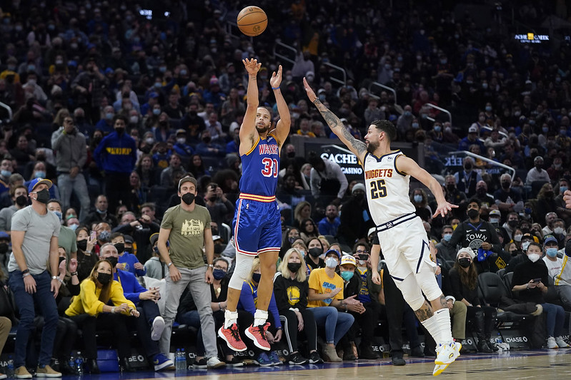 柯瑞投進3000顆三分球　NBA史上第一人