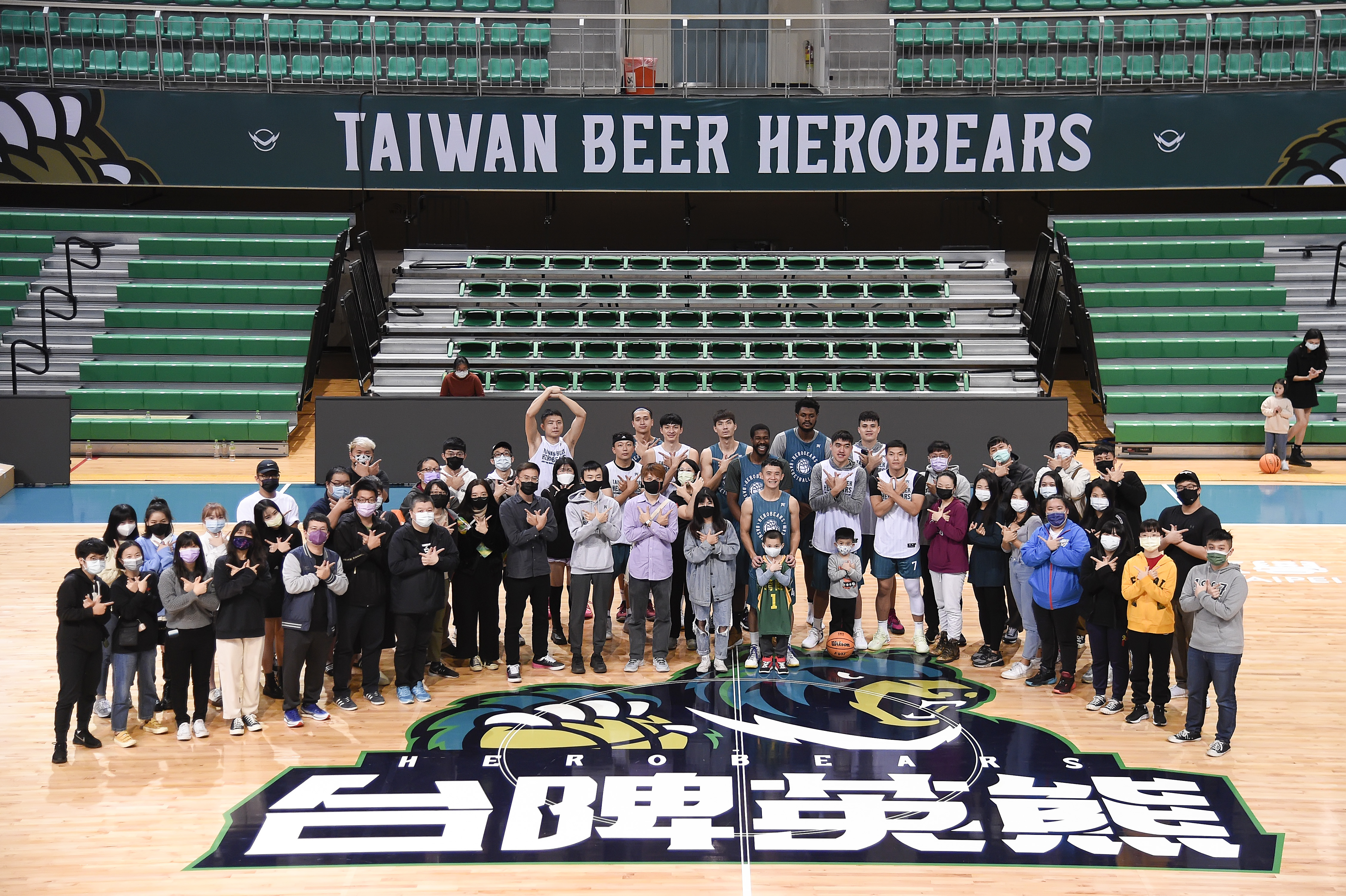 台啤英熊首辦公開球迷會  3洋將亮相見客