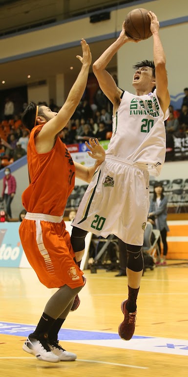 周伯勳受酒客衝突波及　受傷送醫