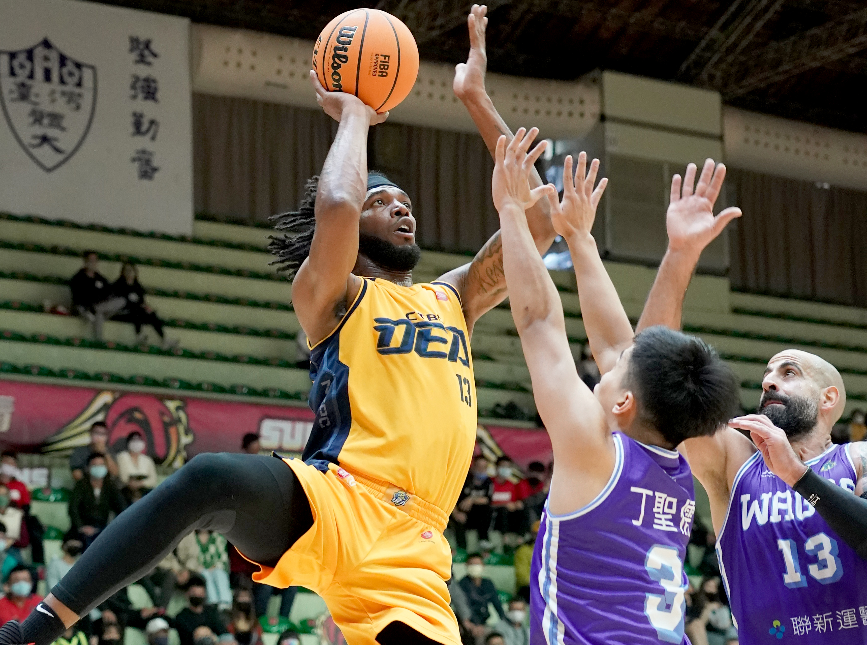 厄力報到馬龍甦醒　特攻斷太陽2連勝