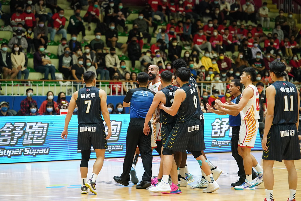 朱億宗肘擊後道歉　桑尼：他是好人