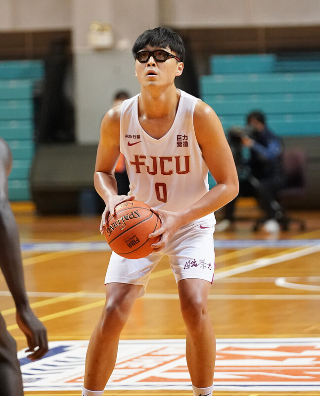 教練團分工帶球員　輔大收第3勝