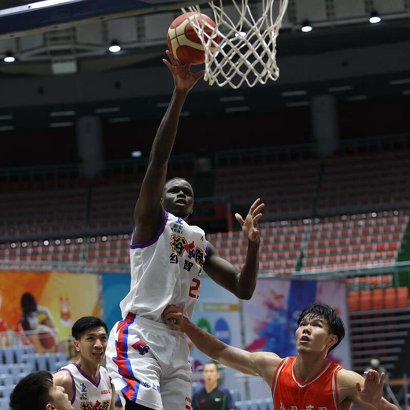 斑霸繳生涯代表作　率裕隆奪第二勝