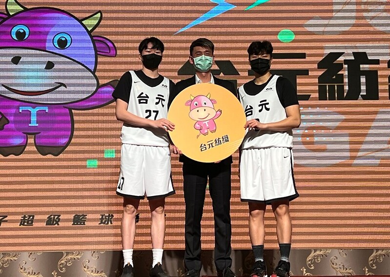 黃品蓁受封訓練狂　邱啟益：我都直接關燈