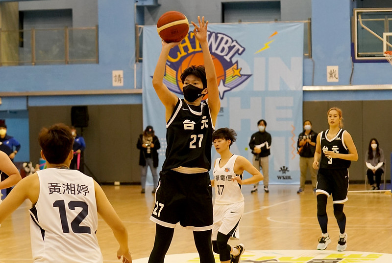 《WSBL》戴口罩上場依舊神勇　林蝶22分12籃板助台元開胡