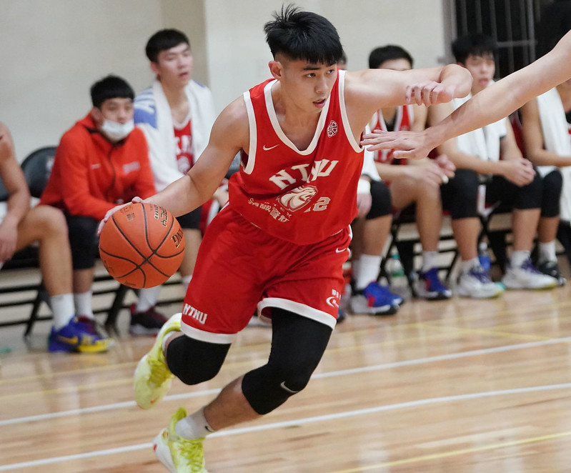 林信寬關鍵連拿7分　張容軒：會是大學最好的球員