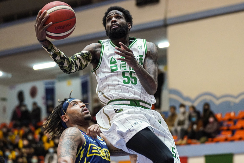 SBL台啤直升T1英熊　開心果蓋樂威閃電加盟