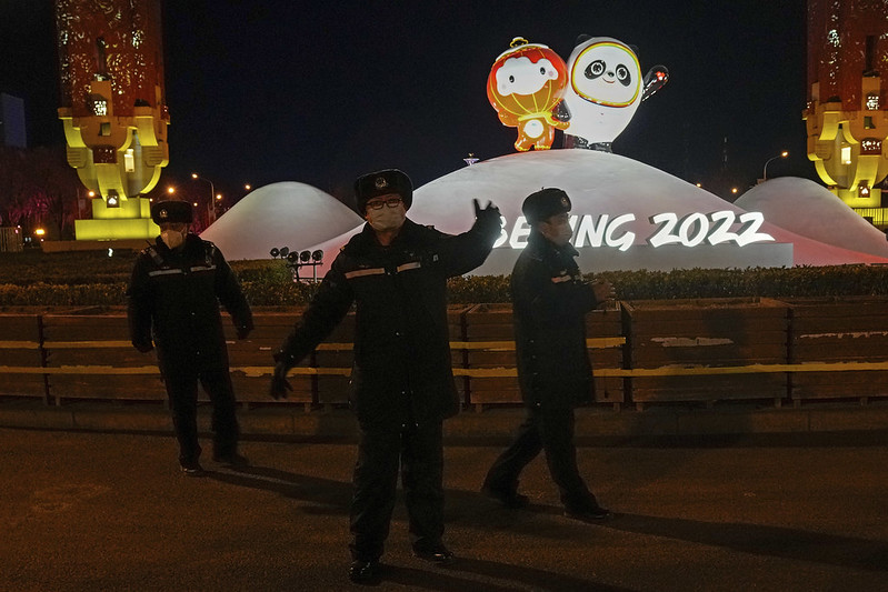 北京冬奧荷蘭記者被保全拖走　IOC：個案